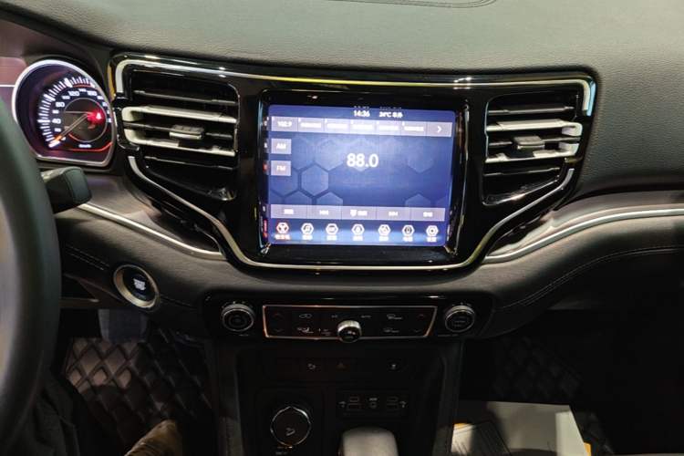 Used Jeep Grand Commander 2018 2.0T Four-Wheel Drive Enjoyment Version China V Audio And AC Panel