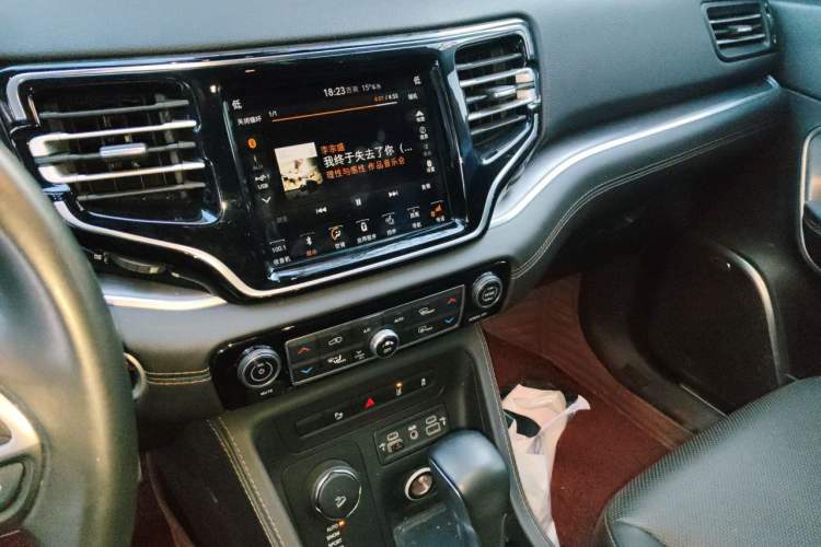 Used Jeep Grand Commander 2018 2.0T Four-Wheel Drive Smart Enjoyment Version China V Emission Standard Audio And AC Panel
