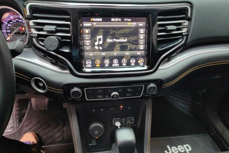 Used Jeep Grand Commander 2018 2.0T Four-wheel Drive Prestige Edition China V Audio And AC Panel