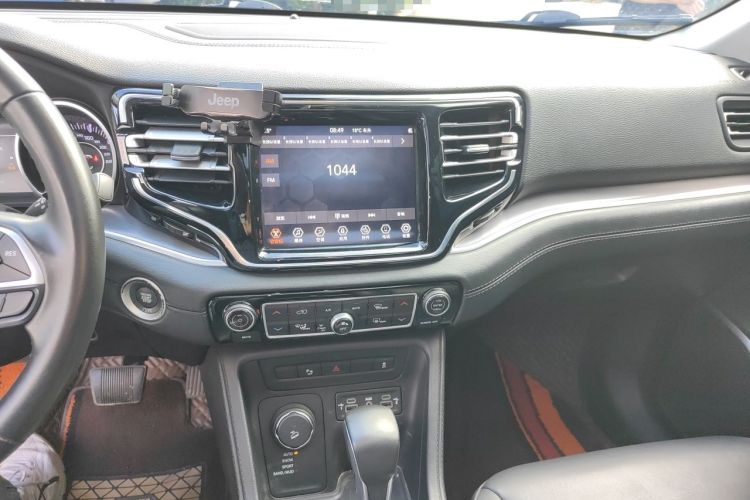 Used Jeep Grand Commander 2018 2.0T Four-Wheel Drive Enjoyment Edition China VI Audio And AC Panel