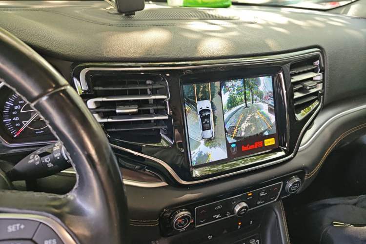 Used Jeep Grand Commander 2018 2.0T Four-Wheel Drive Smart Enjoyment Version China V Emission Standard Audio And AC Panel