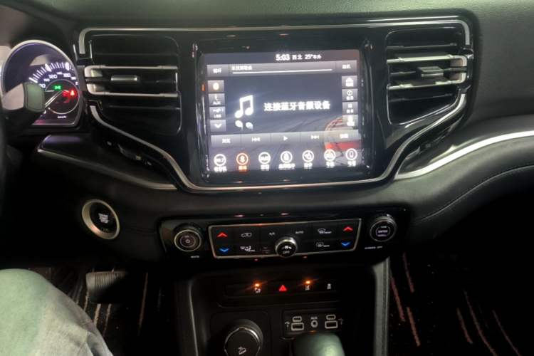 Used Jeep Grand Commander 2018 2.0T Four-Wheel Drive Prestige Edition China V Audio And AC Panel