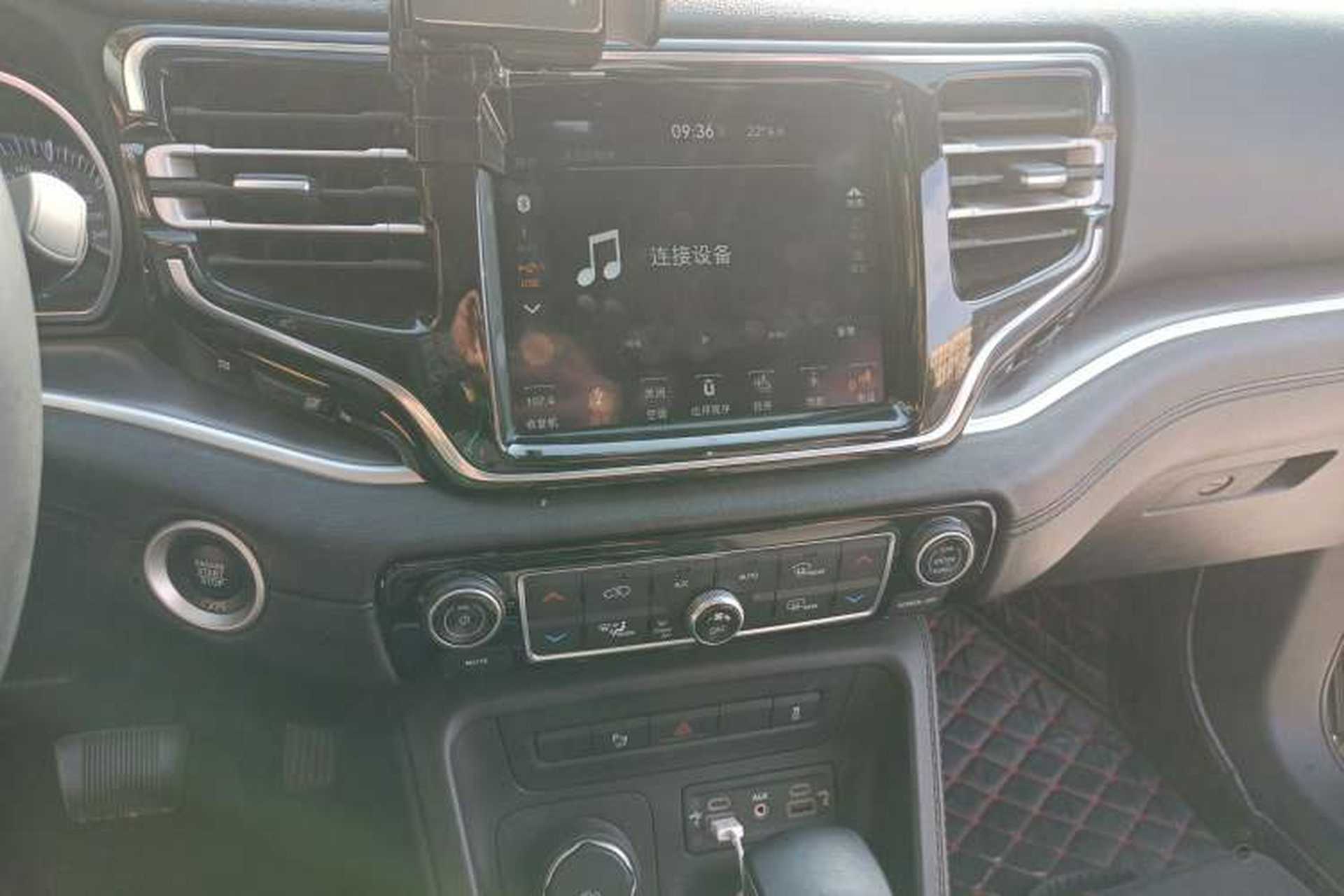 Used Jeep Grand Commander 2018 2.0T Four-Wheel Drive Premium Navigation Version China V Audio And AC Panel
