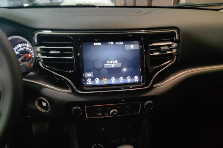 Used Jeep Grand Commander 2018 2.0T Four-Wheel Drive Enjoyment Edition China VI Audio And AC Panel