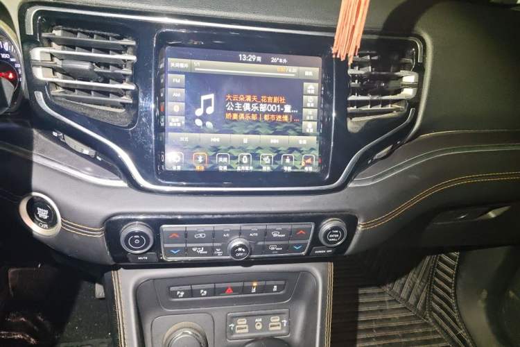 Used Jeep Grand Commander 2018 2.0T Four-Wheel Drive Prestige Edition China VI Audio And AC Panel
