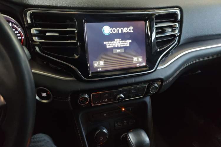 Used Jeep Grand Commander 2018 2.0T Four-Wheel Drive Smart Enjoyment Version China V Emission Standard Audio And AC Panel