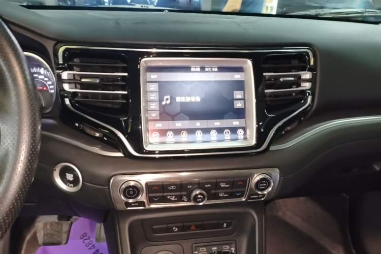 Used Jeep Grand Commander 2018 2.0T Four-Wheel Drive Enjoyment Edition China VI Audio And AC Panel