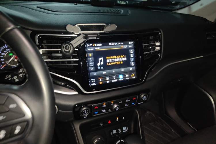 Used Jeep Grand Commander 2018 2.0T Four-Wheel Drive Enjoyment Version China V Audio And AC Panel