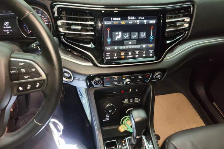 Used Jeep Grand Commander 2018 2.0T Four-Wheel Drive Prestige Edition China V Audio And AC Panel