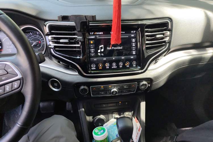 Used Jeep Grand Commander 2018 2.0T Four-wheel Drive Premium Edition China VI Audio And AC Panel