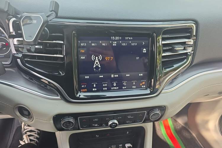 Used Jeep Grand Commander 2018 2.0T Four-Wheel Drive Premium Navigation Version China V Audio And AC Panel