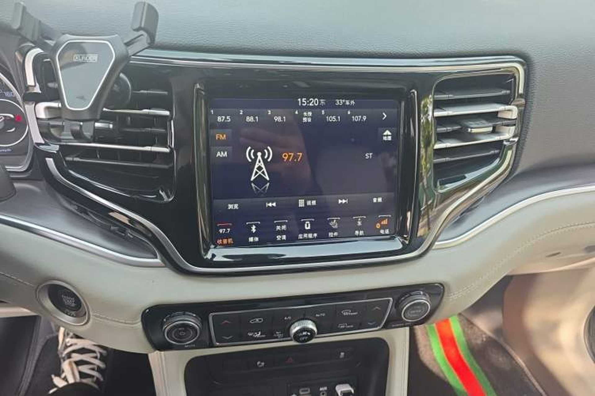 Used Jeep Grand Commander 2018 2.0T Four-Wheel Drive Premium Navigation Version China V Audio And AC Panel