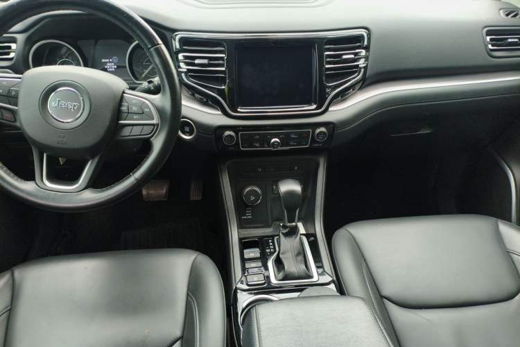 Used Jeep Grand Commander 2018 2.0T Four-Wheel Drive Enjoyment Edition China VI Audio And AC Panel