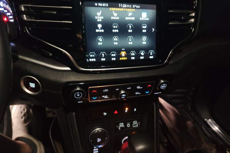 Used Jeep Grand Commander 2018 2.0T Four-Wheel Drive Prestige Edition China V Audio And AC Panel