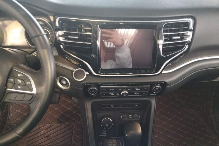 Used Jeep Grand Commander 2018 2.0T Four-Wheel Drive Enjoyment Version China V Audio And AC Panel