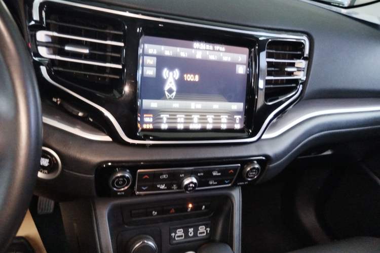 Used Jeep Grand Commander 2018 2.0T Four-Wheel Drive Prestige Edition China V Audio And AC Panel