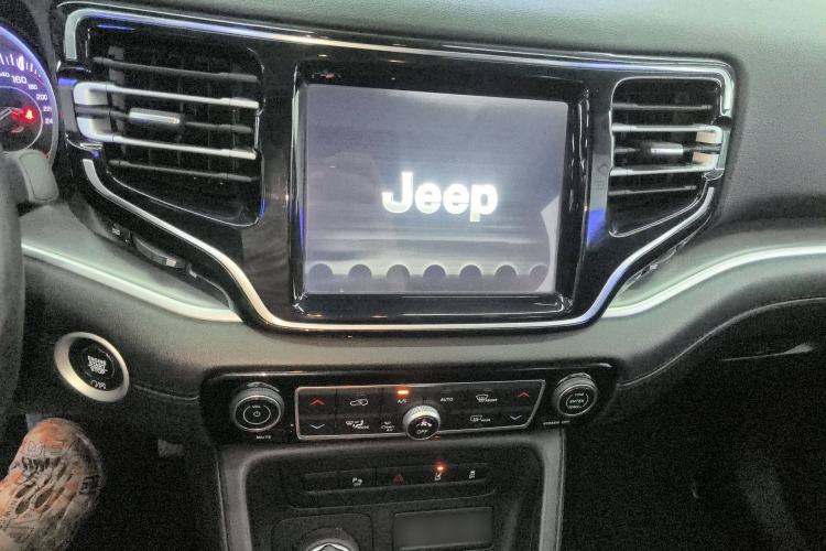 Used Jeep Grand Commander 2018 2.0T Four-Wheel Drive Prestige Edition China V Audio And AC Panel