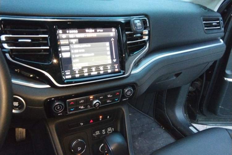 Used Jeep Grand Commander 2018 2.0T Four-wheel Drive Premium Edition China VI Audio And AC Panel