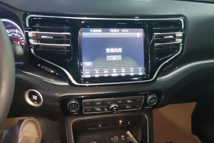 Used Jeep Grand Commander 2018 2.0T Four-Wheel Drive Prestige Edition China V Audio And AC Panel