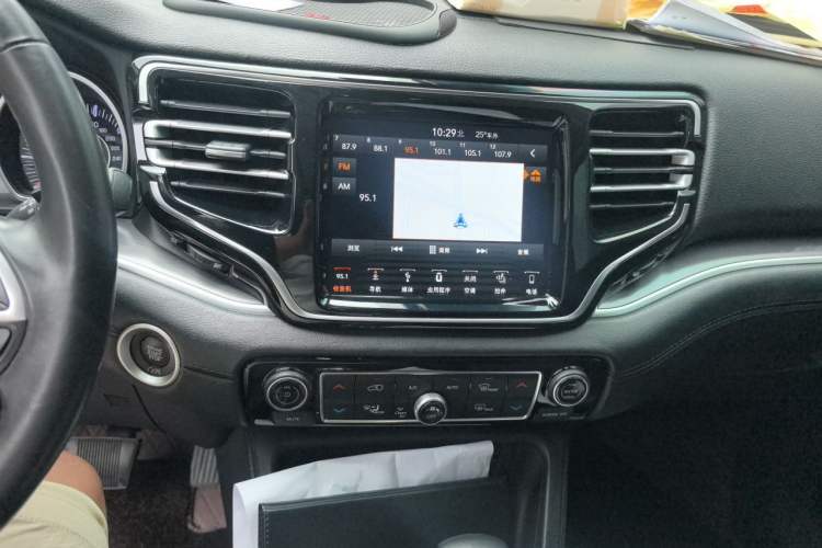 Used Jeep Grand Commander 2018 2.0T Four-Wheel Drive Prestige Edition China V Audio And AC Panel