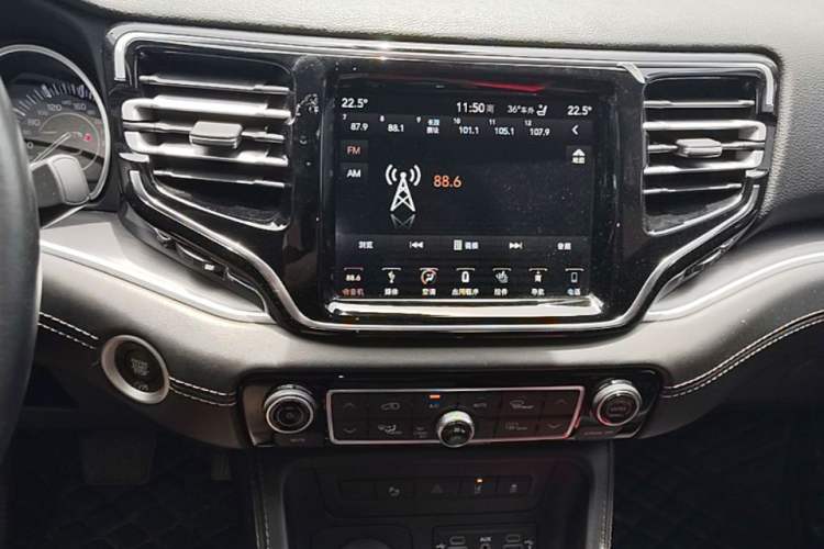Used Jeep Grand Commander 2018 2.0T Four-Wheel Drive Smart Enjoyment Version China V Emission Standard Audio And AC Panel