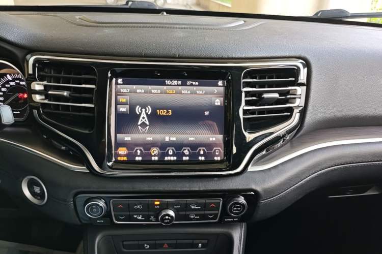 Used Jeep Grand Commander 2018 2.0T Four-Wheel Drive Premium Navigation Version China V Audio And AC Panel