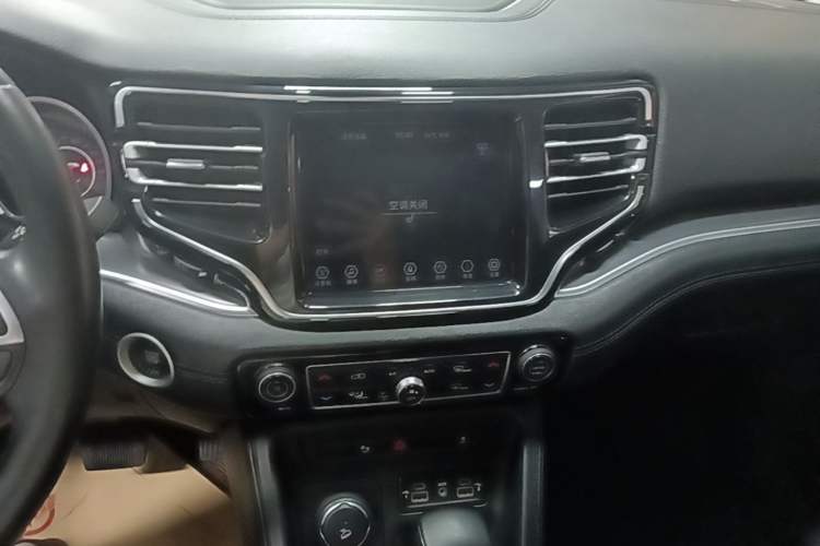 Used Jeep Grand Commander 2018 2.0T Four-Wheel Drive Enjoyment Edition China VI Audio And AC Panel