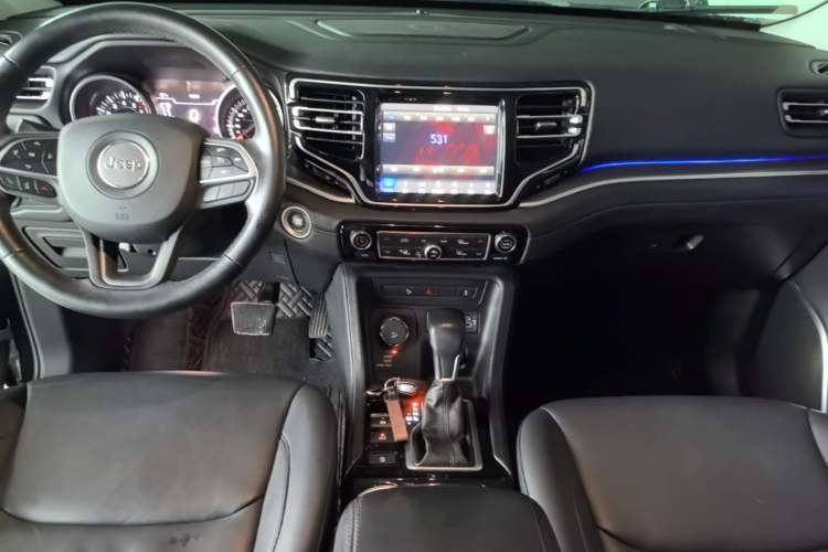Used Jeep Grand Commander 2018 2.0T Four-Wheel Drive Premium Navigation Version China V Center Console