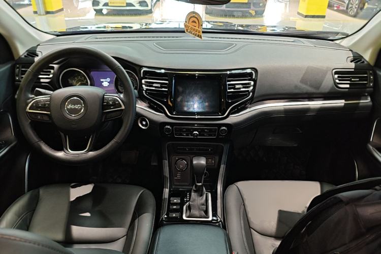 Used Jeep Grand Commander 2018 2.0T Four-Wheel Drive Enjoyment Version China V Center Console