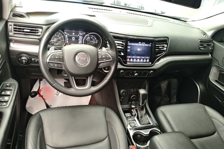 Used Jeep Grand Commander 2018 2.0T Four-Wheel Drive Enjoyment Version China V Center Console