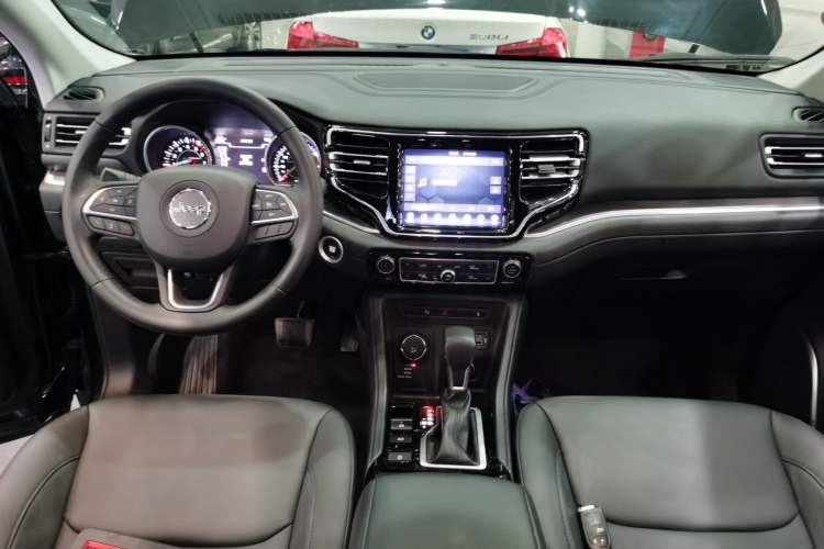 Used Jeep Grand Commander 2018 2.0T Four-Wheel Drive Enjoyment Edition China VI Center Console