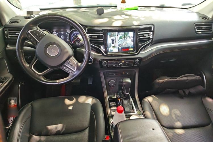 Used Jeep Grand Commander 2018 2.0T Four-Wheel Drive Smart Enjoyment Version China V Emission Standard Center Console