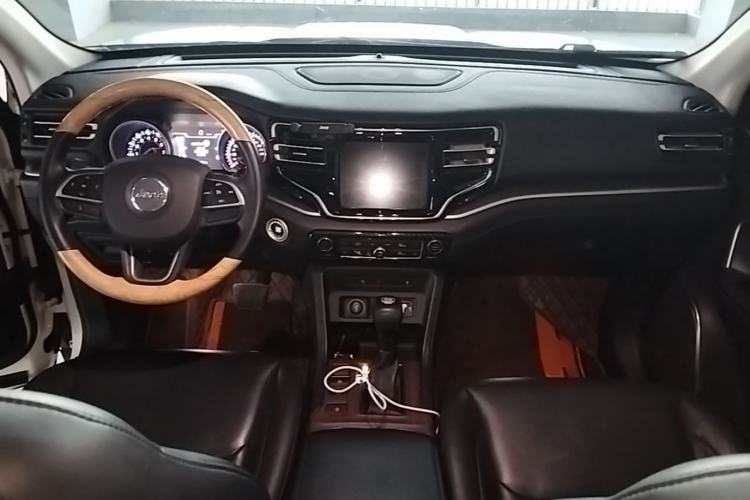 Used Jeep Grand Commander 2018 2.0T Two-Wheel Drive Enjoy Edition China V Center Console