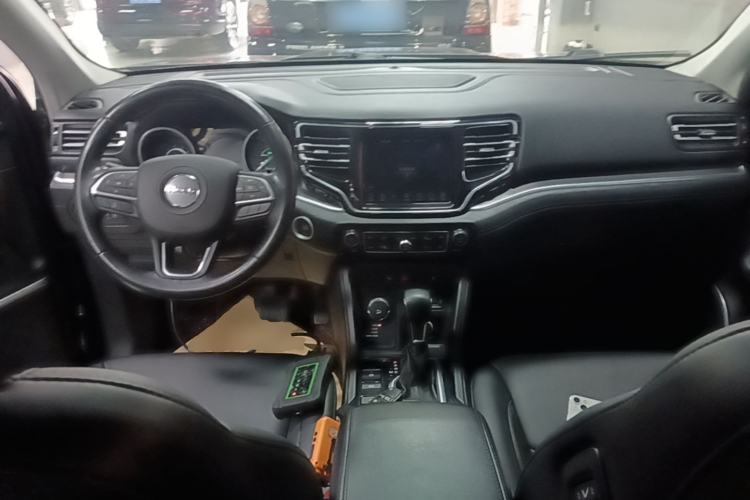 Used Jeep Grand Commander 2018 2.0T Four-Wheel Drive Enjoyment Edition China VI Center Console