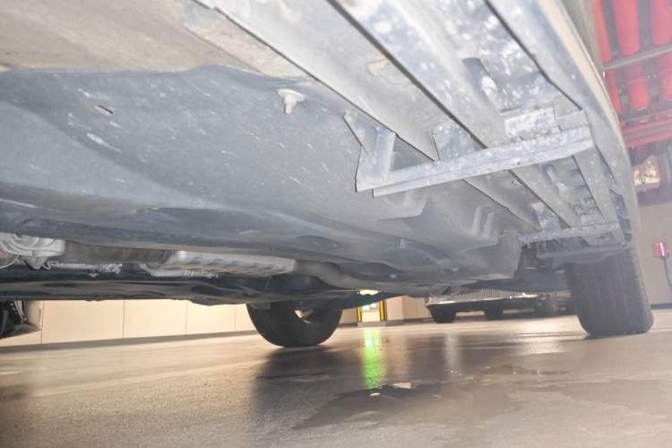 Used Jeep Grand Commander 2018 2.0T Four-Wheel Drive Premium Navigation Version China V Chassis Front Left