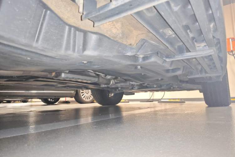 Used Jeep Grand Commander 2018 2.0T Four-Wheel Drive Premium Navigation Version China V Chassis Rear Right
