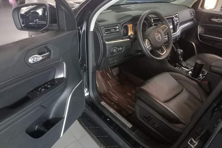 Used Jeep Grand Commander 2018 2.0T Four-Wheel Drive Enjoyment Edition China VI Driver Seat