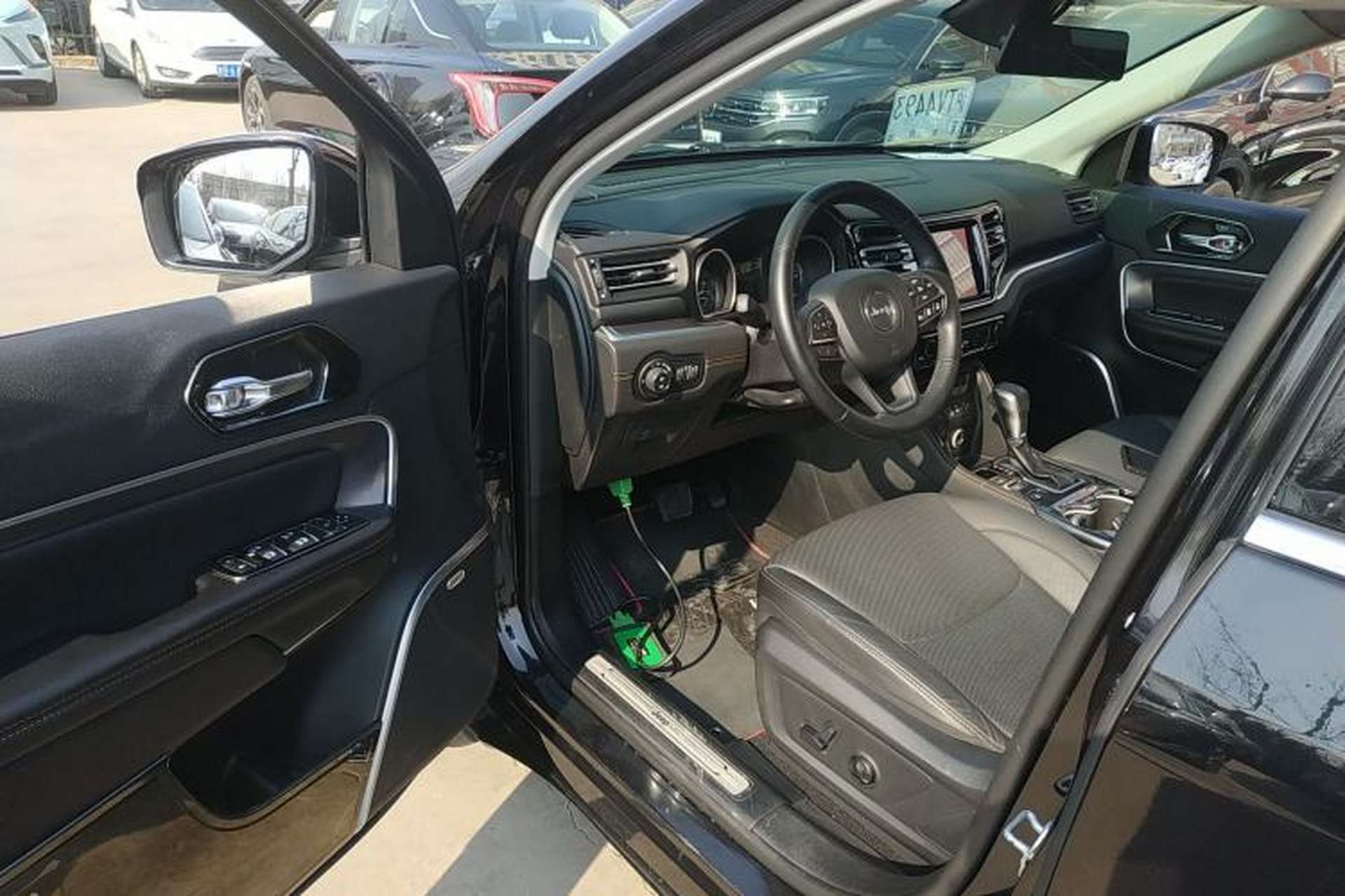 Used Jeep Grand Commander 2018 2.0T Four-Wheel Drive Smart Enjoyment Version China V Emission Standard Driver Seat