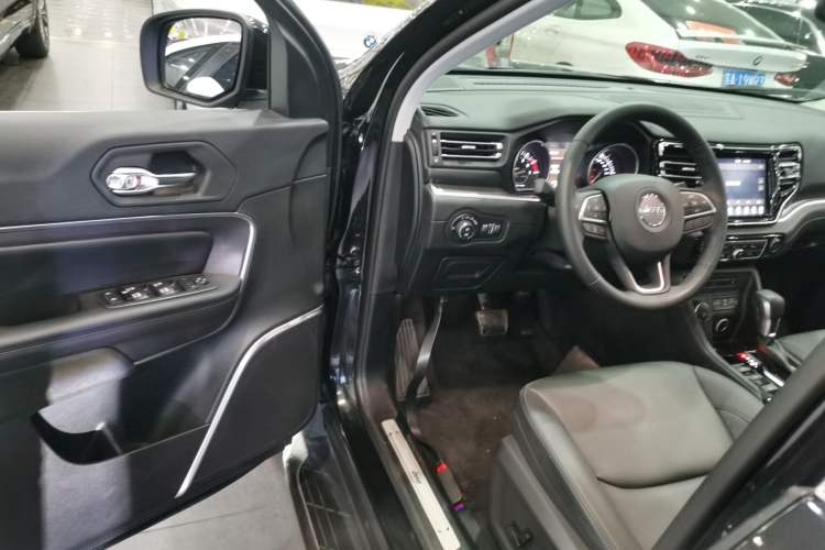 Used Jeep Grand Commander 2018 2.0T Four-Wheel Drive Enjoyment Edition China VI Driver Seat