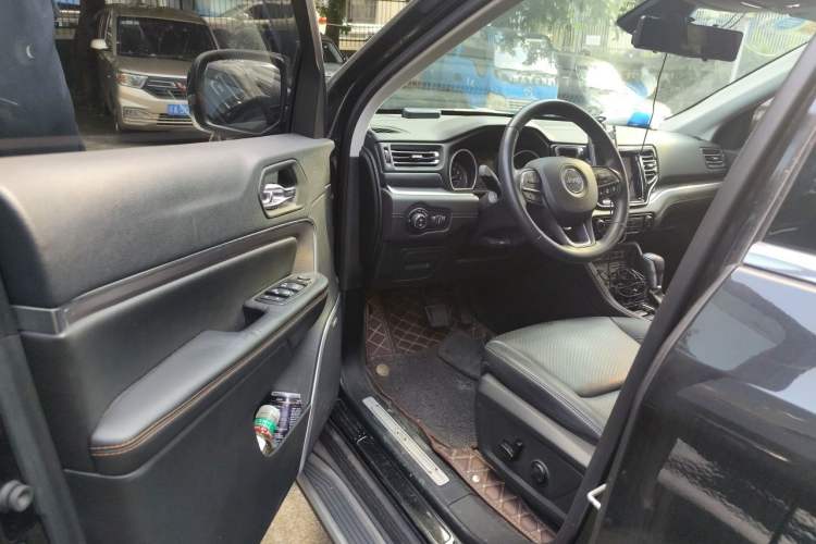 Used Jeep Grand Commander 2018 2.0T Four-Wheel Drive Smart Enjoyment Version China V Emission Standard Driver Seat