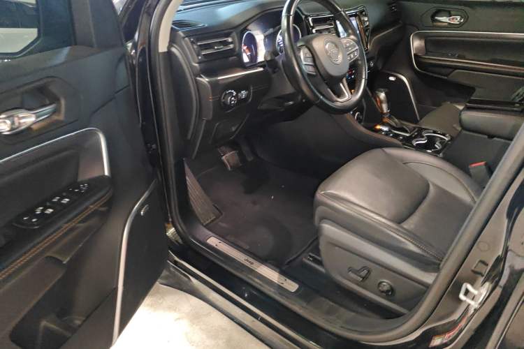 Used Jeep Grand Commander 2018 2.0T Four-Wheel Drive Smart Enjoyment Version China VI Driver Seat