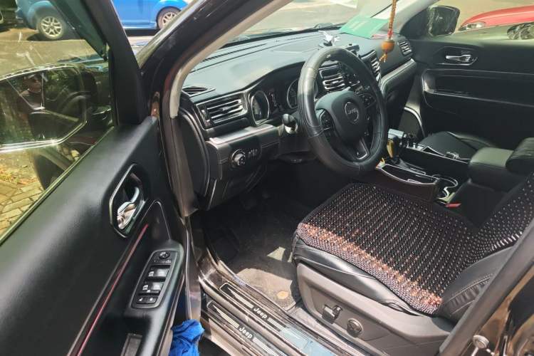 Used Jeep Grand Commander 2018 2.0T Four-Wheel Drive Enjoyment Edition China VI Driver Seat