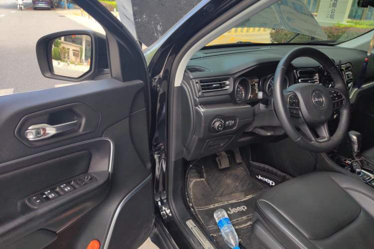 Used Jeep Grand Commander 2018 2.0T Four-Wheel Drive Premium Navigation Version China V Driver Seat