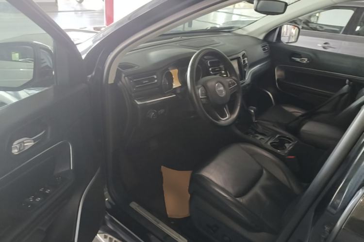 Used Jeep Grand Commander 2018 2.0T Four-Wheel Drive Enjoyment Edition China VI Driver Seat