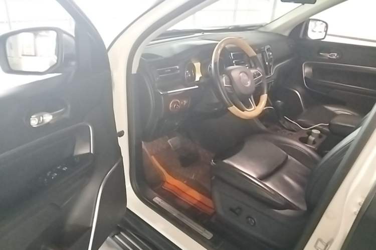 Used Jeep Grand Commander 2018 2.0T Two-Wheel Drive Enjoy Edition China V Driver Seat