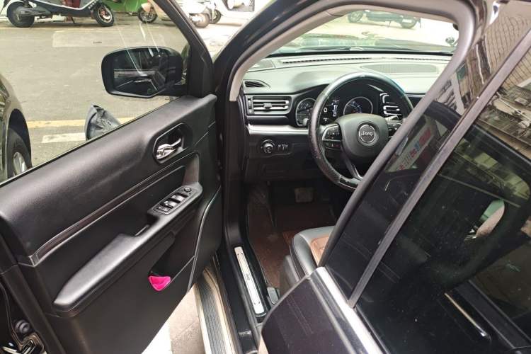 Used Jeep Grand Commander 2018 2.0T Four-wheel Drive Premium Edition China VI Driver Seat