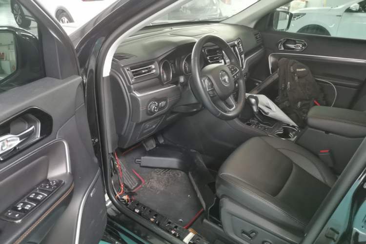 Used Jeep Grand Commander 2018 2.0T Four-Wheel Drive Smart Enjoyment Version China V Emission Standard Driver Seat