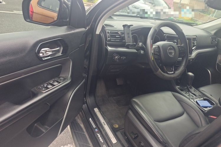 Used Jeep Grand Commander 2018 2.0T Four-Wheel Drive Enjoyment Edition China VI Driver Seat
