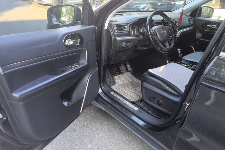 Used Jeep Grand Commander 2018 2.0T Four-Wheel Drive Enjoyment Version China V Driver Seat