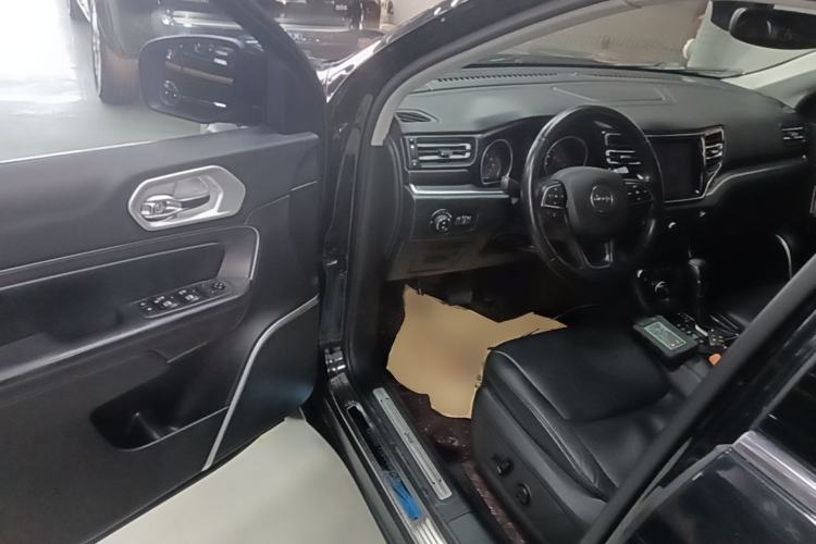 Used Jeep Grand Commander 2018 2.0T Four-Wheel Drive Enjoyment Edition China VI Driver Seat